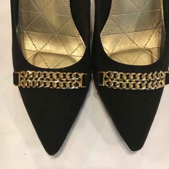 Coach and Four 3” Heel Pumps w/Front Embellishment - Picture 6 of 7